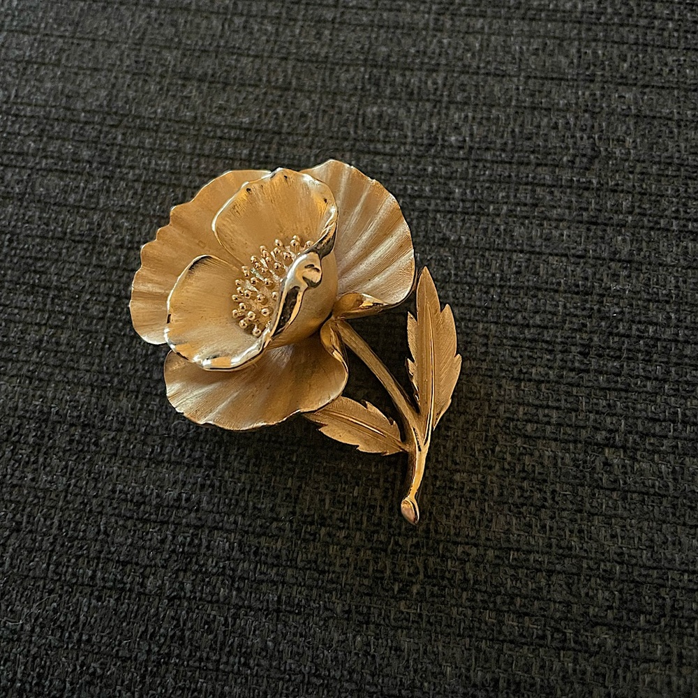 Vintage Trifari Gold Flower Brooch